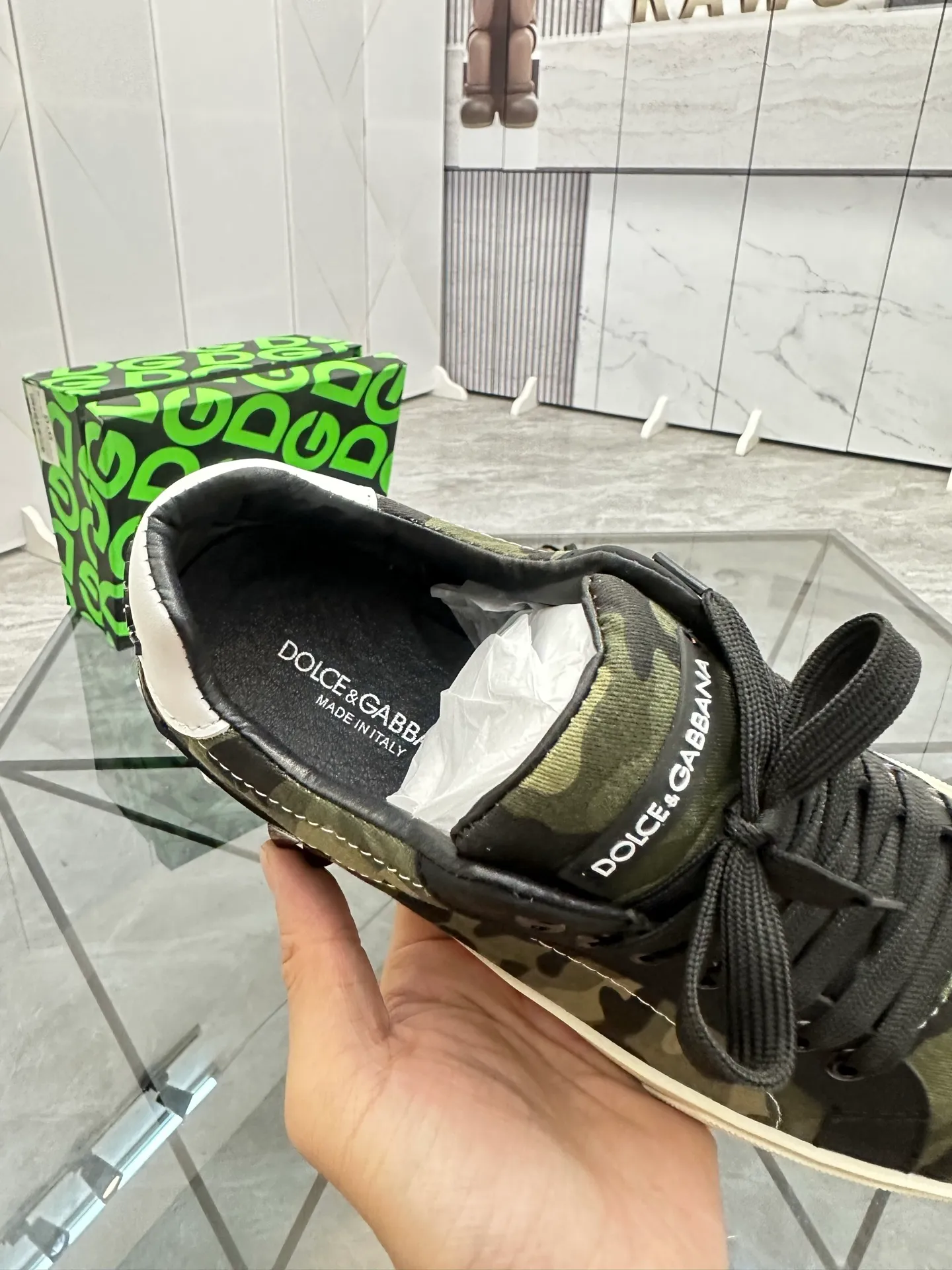 Men's shoes: 💰P460¥ Product trademark: DG "Dolce & Gabbana*" low-top casual shoes Regular size: 35-45 (can be customized to 46.) Product materials: imported cowhide leather upper spliced ​​with original fabric, sheepskin lining, original outsole. Number: 803